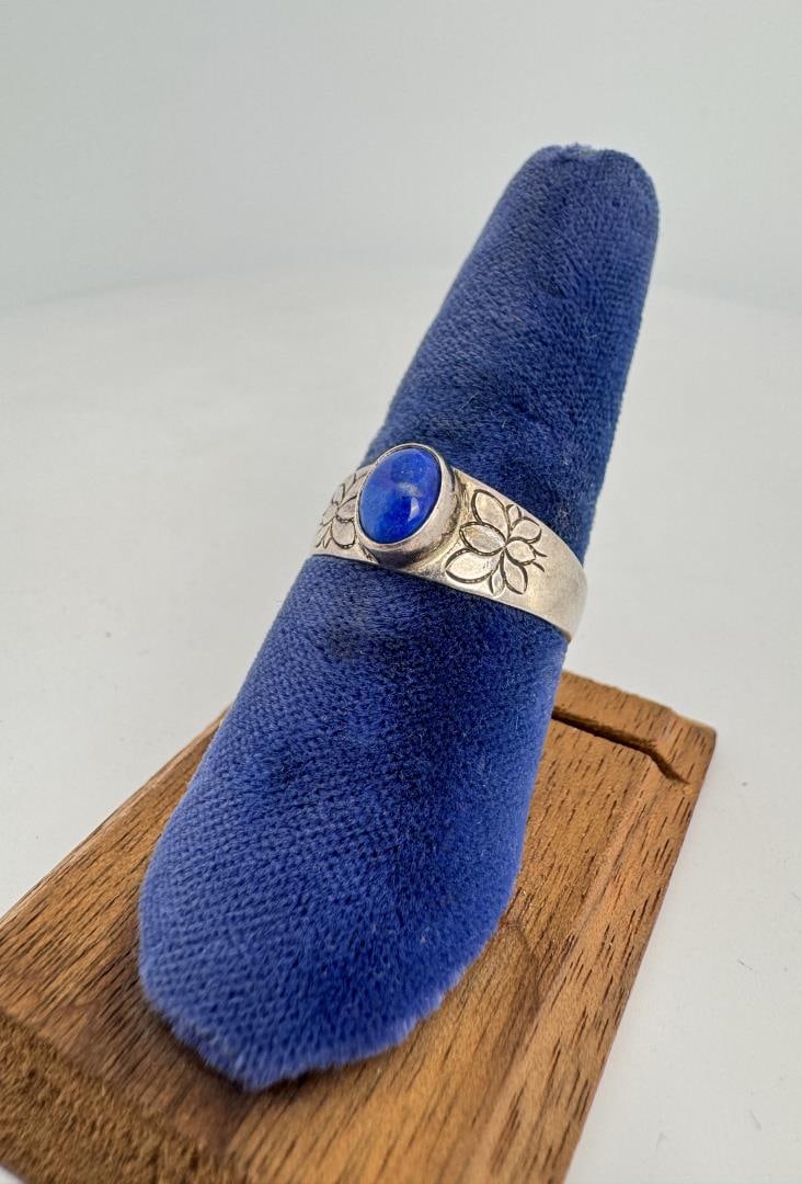 Sterling Silver Lapis Lazuli Ring (1 of 4)