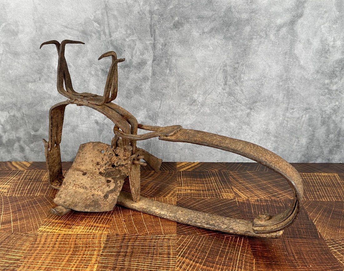 Antique Hand Forged Clutch Wolf Trap (1 of 12)