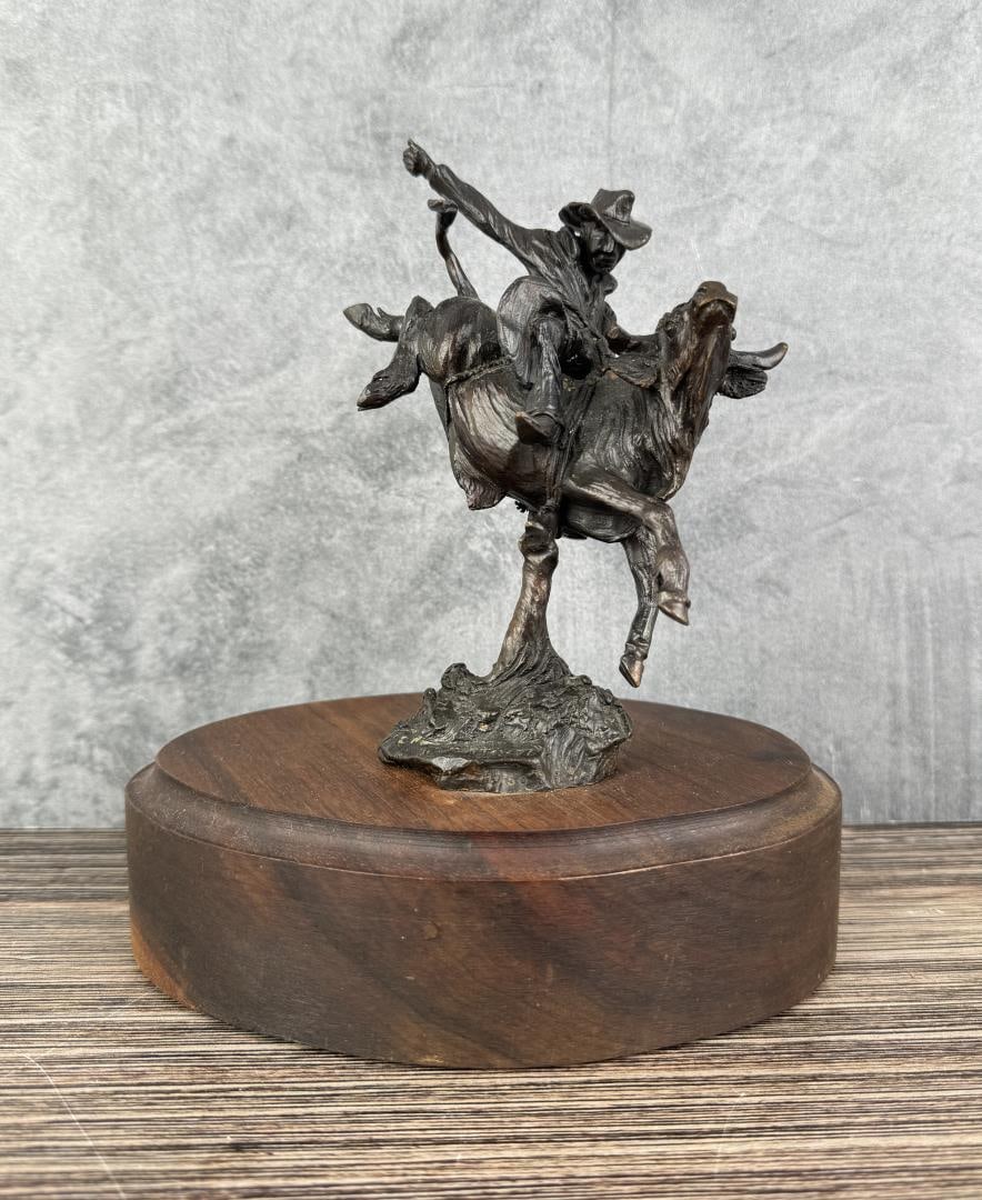 Harvey Rattey Bull Rider Bronze Montana (1 of 6)
