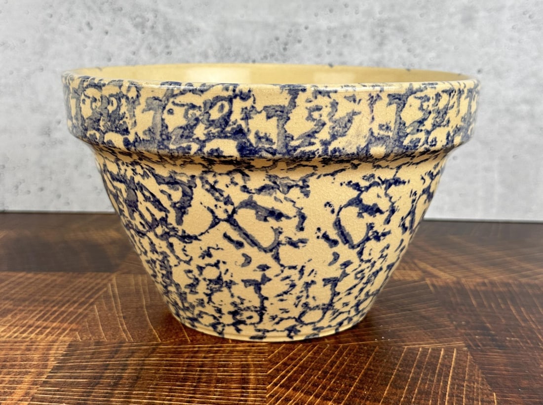 Roseville Sponge Wear Bowl (1 of 6)