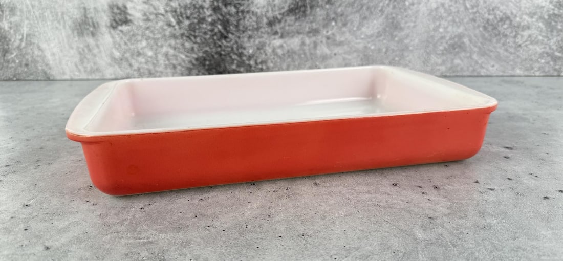 Pyrex 232 201 Flamingo Pink Casserole Baking Dish (1 of 5)