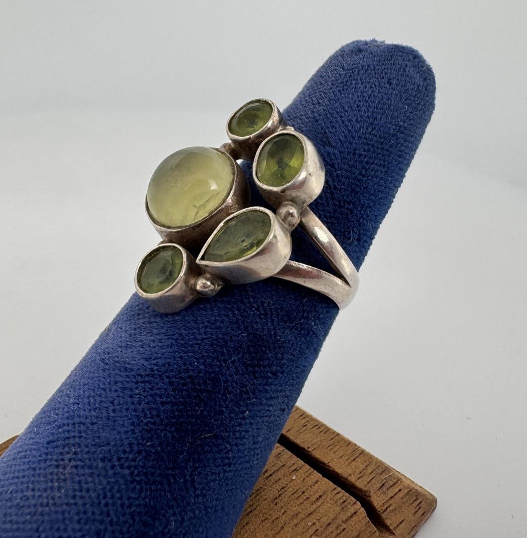 Sterling Silver Peridot Ring (1 of 4)