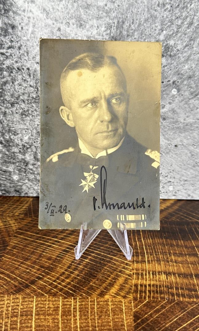 Lothar von Arnauld de la Periere Postcard: Autographed as shown. LOTHAR VON ARNAUD DE LA PERIERE (1886 ? February 24, 1941), born in Posen, Prussia, and of French-German descent, was a German U-boat commander during World War I. With 194 ships