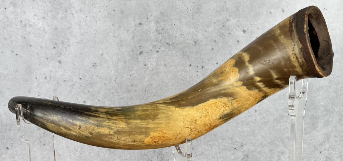 Antique Native American Indian Powder Horn: Nicely scrimshawed with numerous scenes. 20 3/4" long.