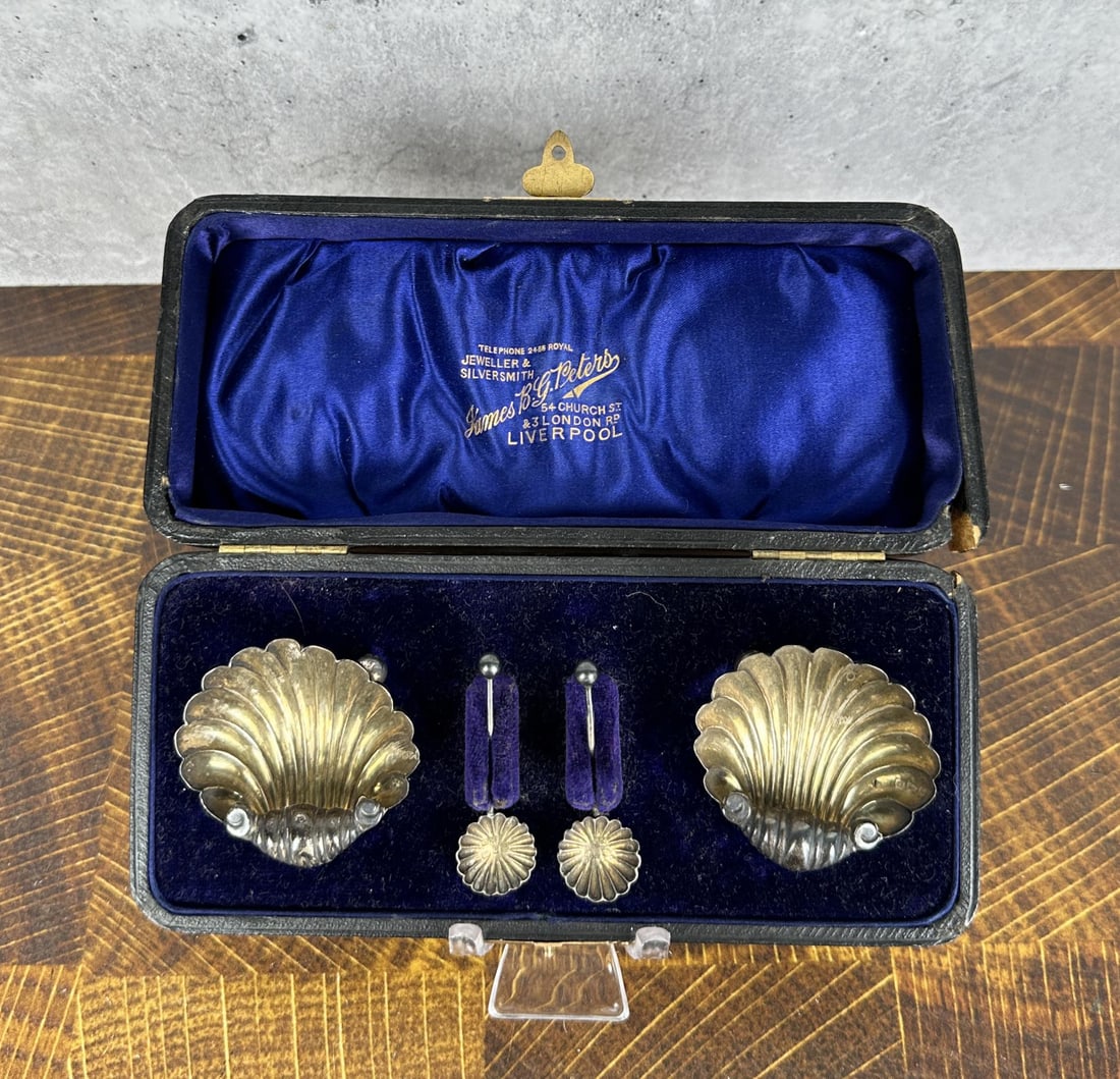 Cased Sterling Silver Clam Shell Salt Cellars (1 of 11)
