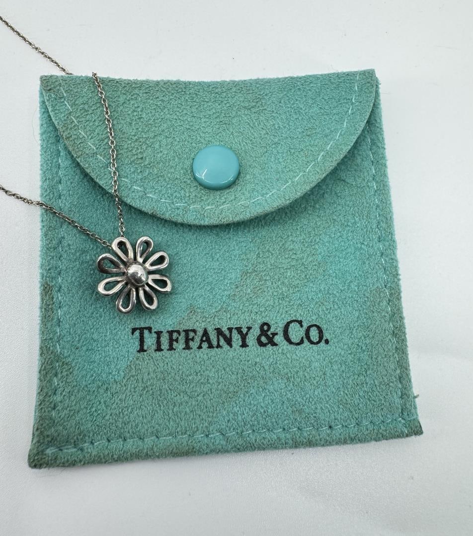 Tiffany & Co Sterling Silver Daisy Necklace (1 of 8)