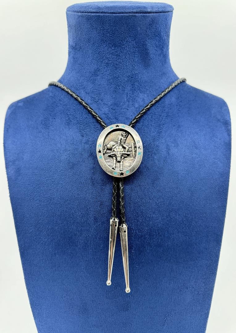 Western Cowboy Rodeo Bull Riding Bolo Tie (1 of 5)
