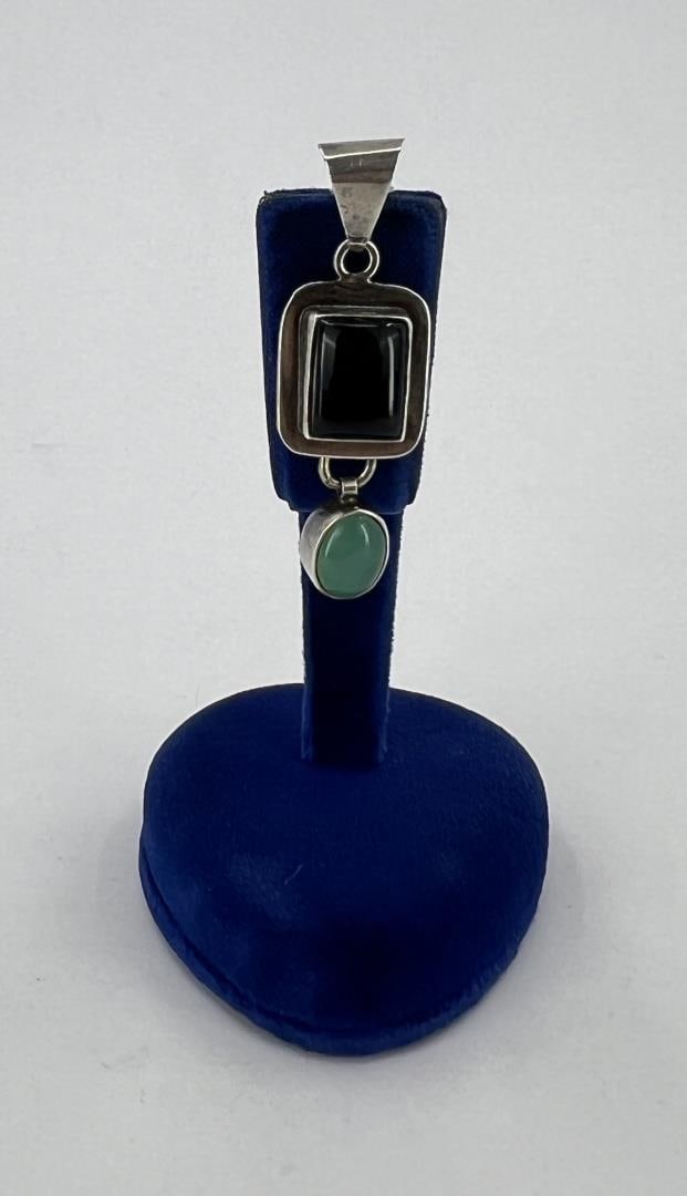 Taxco Mexico Sterling Jade Onyx Pendant (1 of 4)