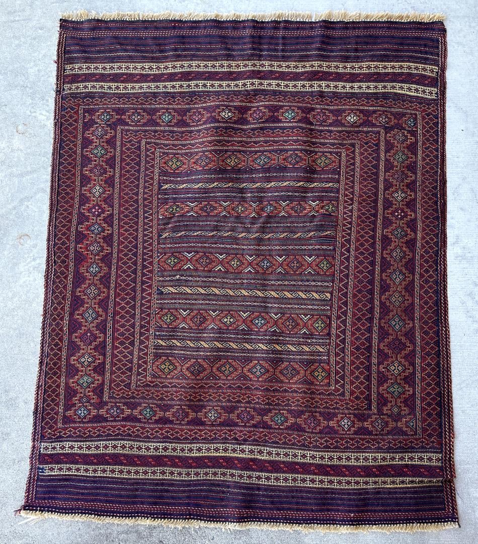 Soumak Kilim Persian Oriental Rug: 72" by 55".