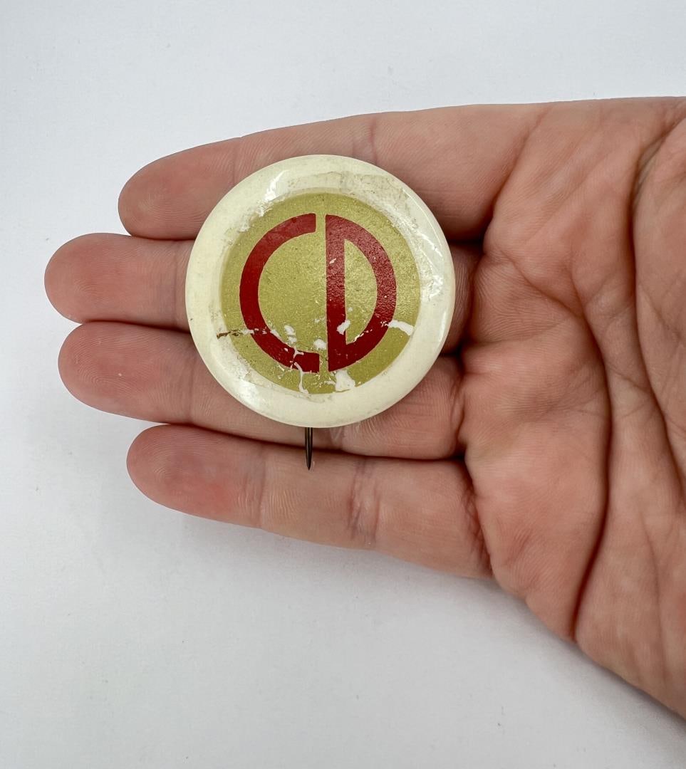 WW2 85th Infantry Division Sweetheart Button: 1 5/8" diameter.
