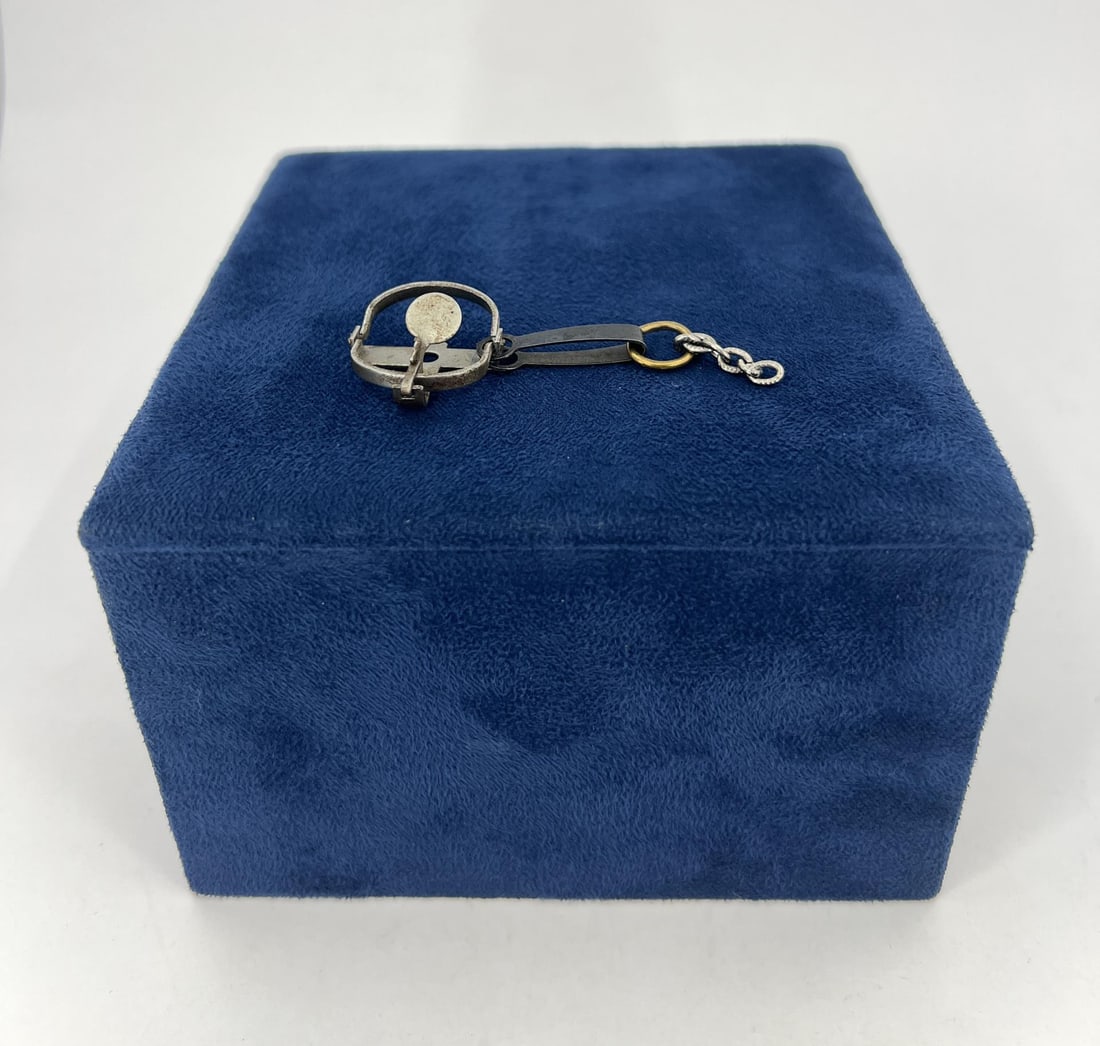 Victor Salesman Sample Miniature Trap: 1 5/8" long.