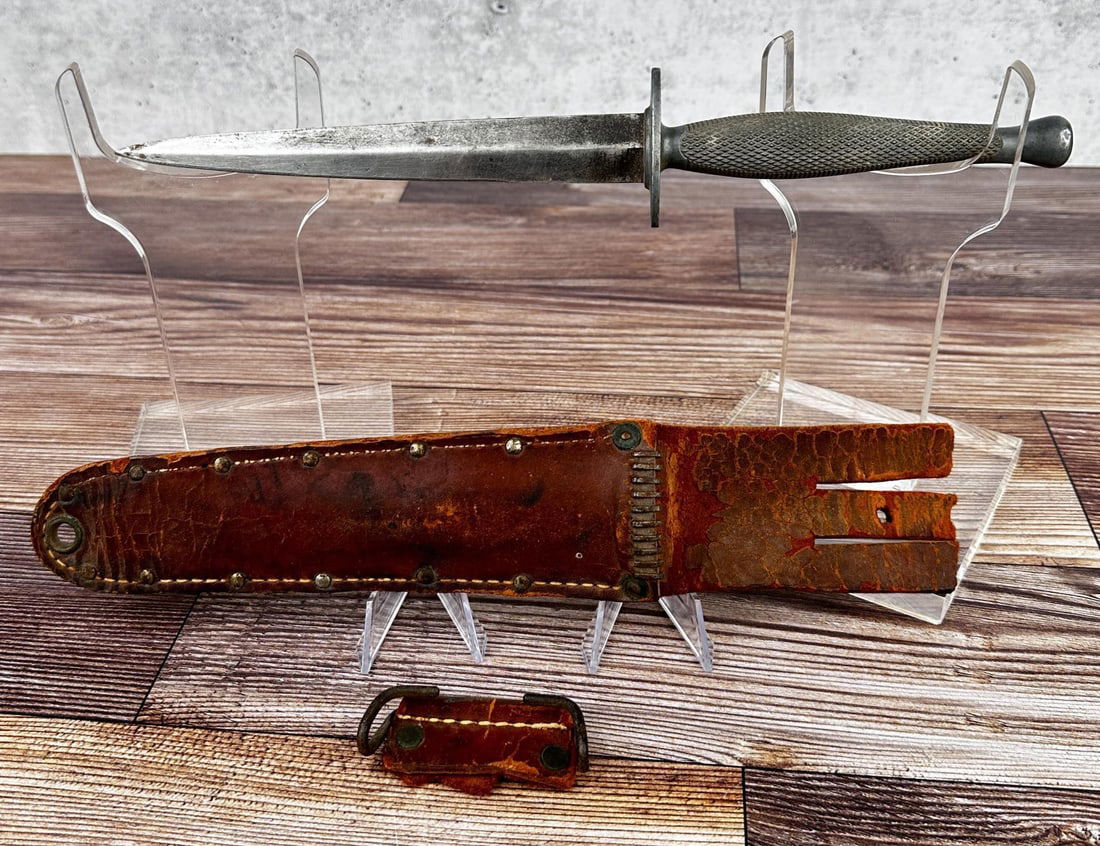 WW2 USMC Marine Corps Raider FS Knife Dagger: Named as shown. Top of sheath is detached. 11 3/4" long.