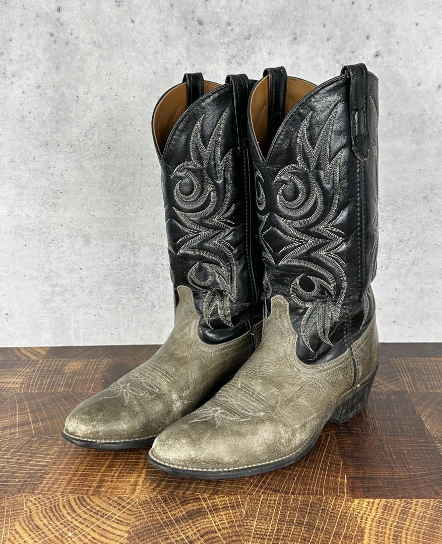 Cowboy Boots Size 9 1/2D: Size 9 1/2D