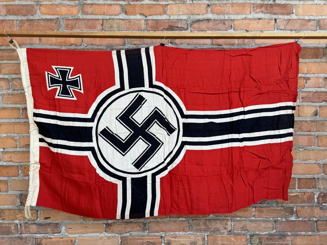 WW2 German Army Reichskriegsflagge Battle Flag (1 of 8)