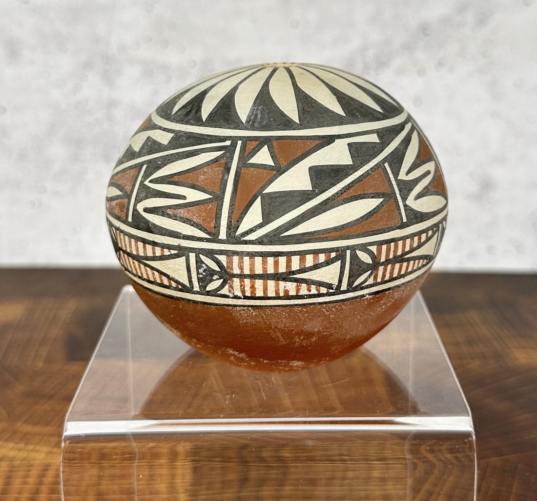 Mary Small Jemez Pueblo Seed Pot (1 of 6)