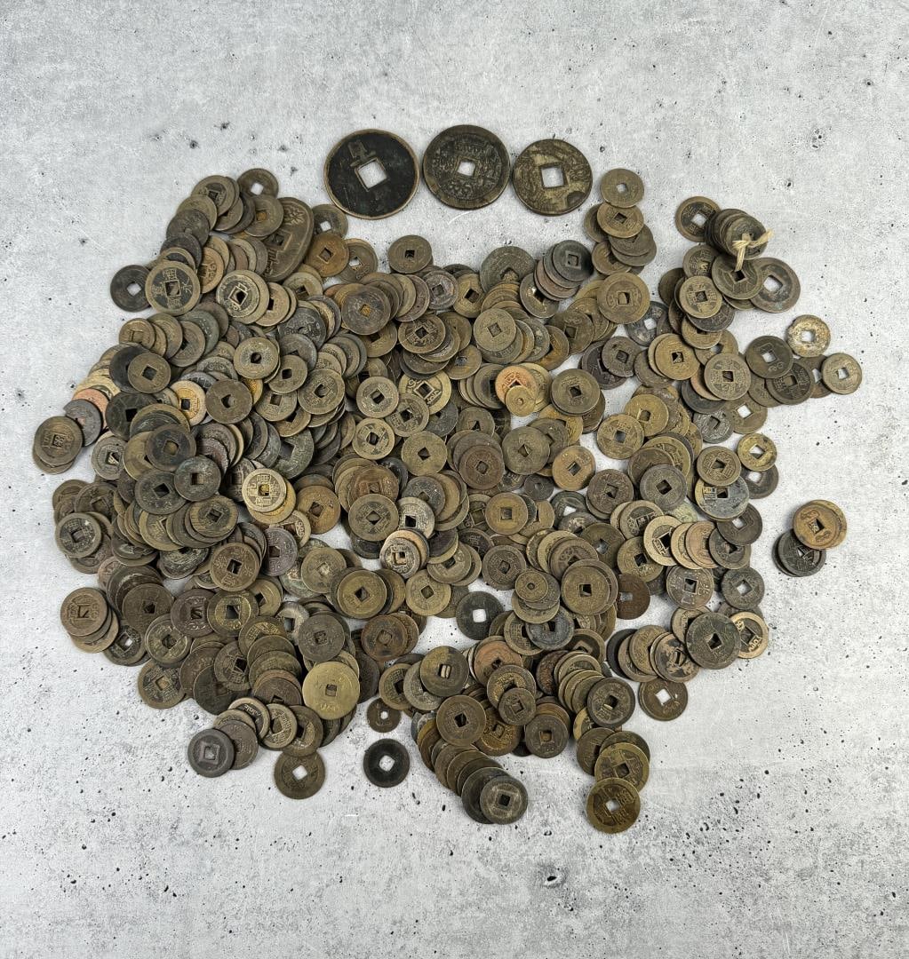 Antique Chinese Japanese Korean Cash Coins (1 of 6)