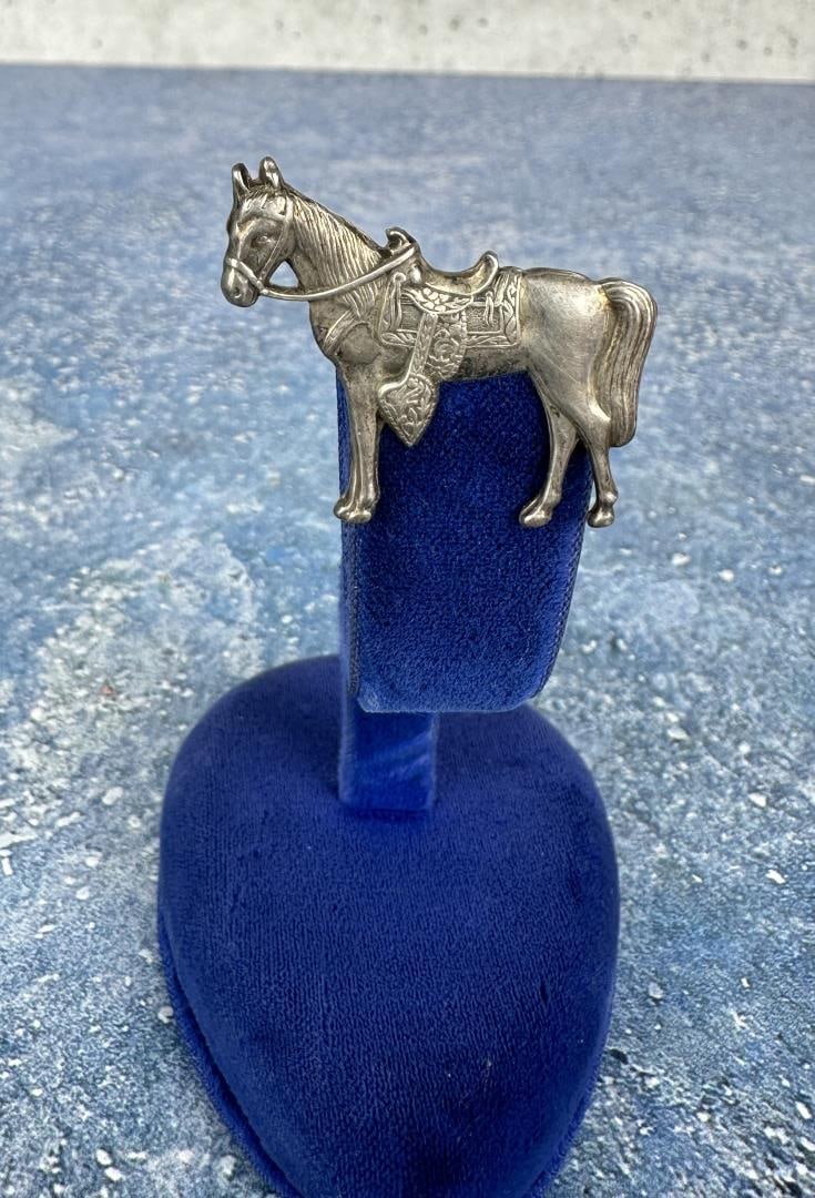 Maisels Trading Post Sterling Silver Horse Brooch (1 of 5)