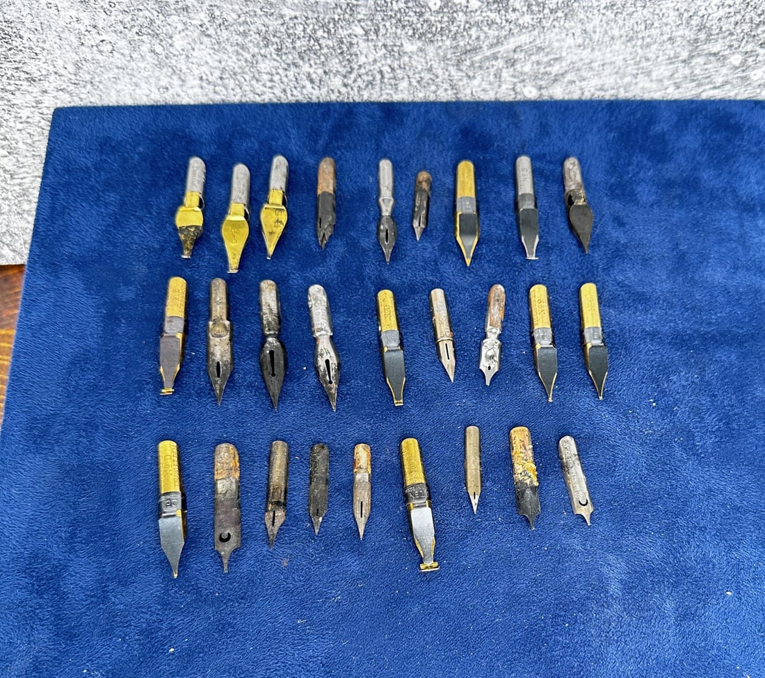 Collection Of Fountain Pen & Calligraphy Nibs: Nice grouping