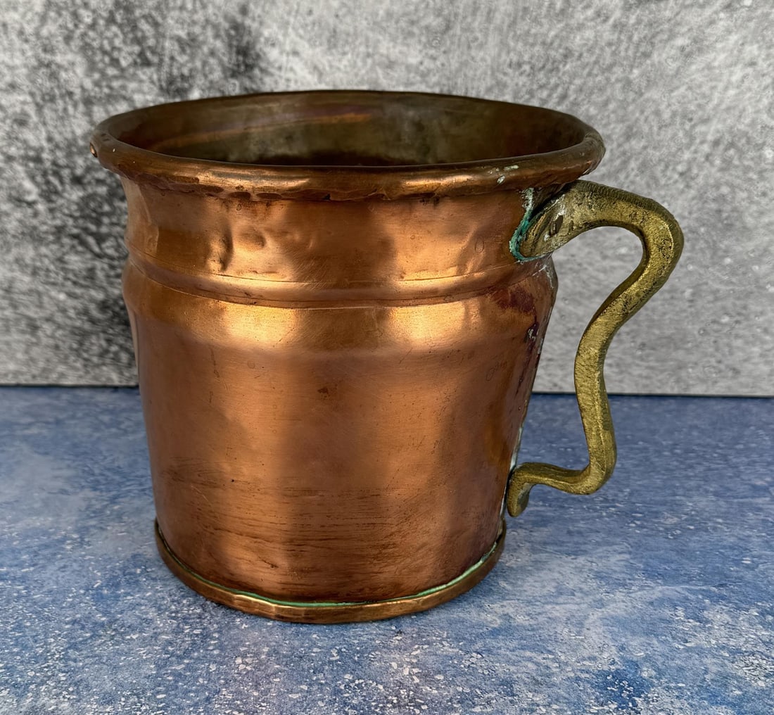 Antique Hammered Copper Dovetailed Tankard (1 of 6)