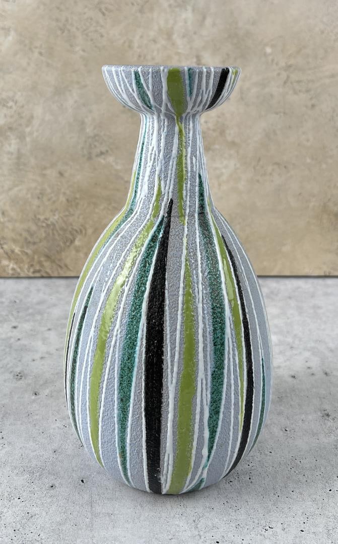 Mid Century Aldo Londi Raymor Bitossi Vase: 9 3/4" by 5 1/8" diameter.