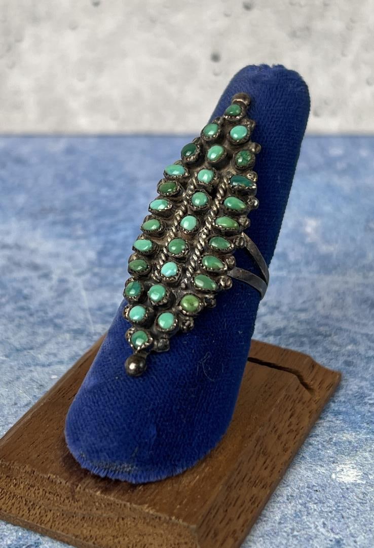 Zuni Petit Point Turquoise Sterling Ring (1 of 4)