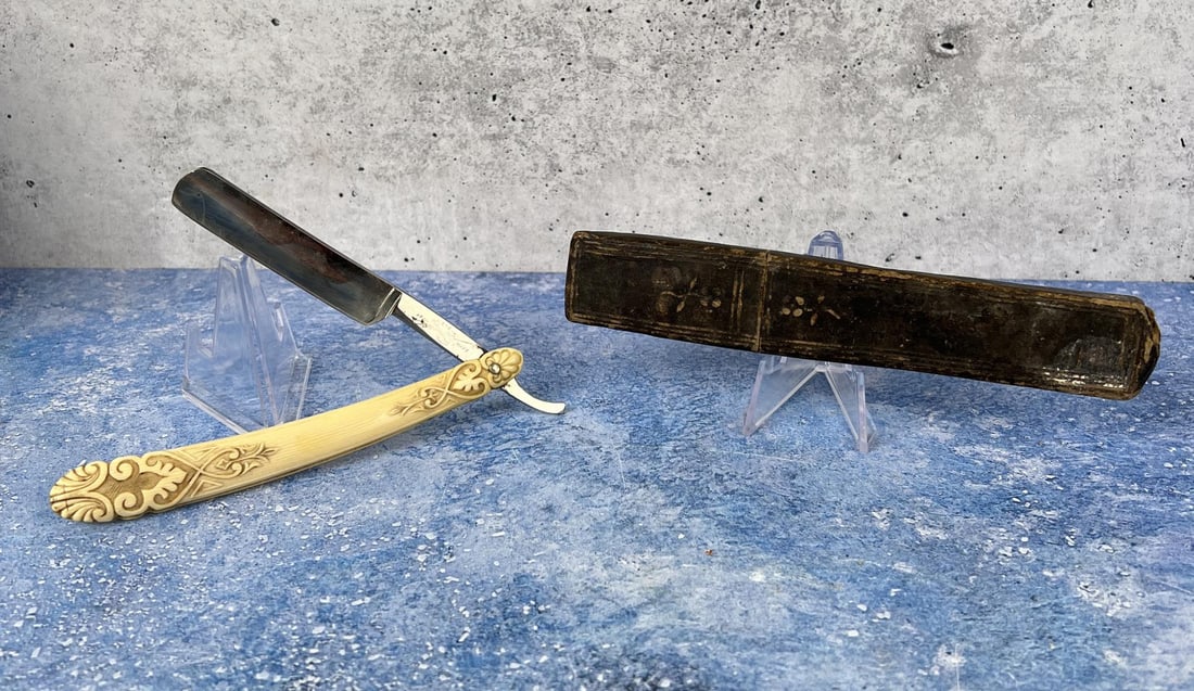 Geneva Army Navy Celluloid Straight Razor: Nice old razor in Coffin case.