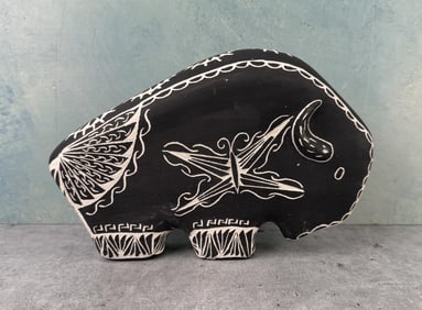 Sioux Native American Indian Pottery Buffalo