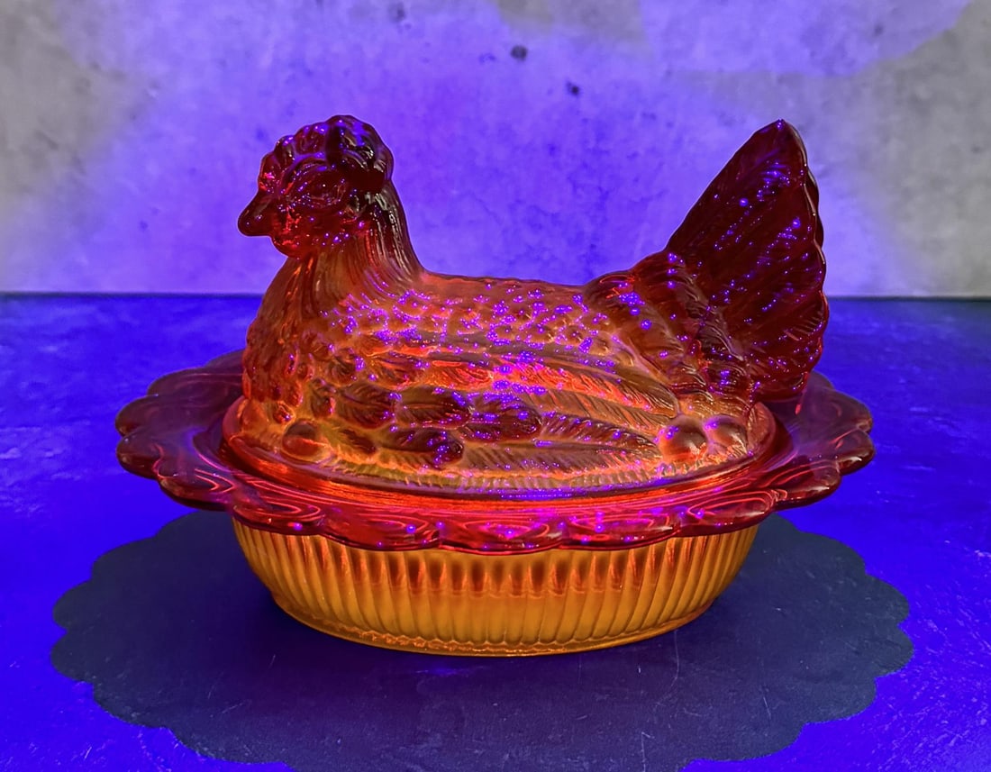 Mosser Cadmium Glass Chicken Hen on Nest (1 of 9)
