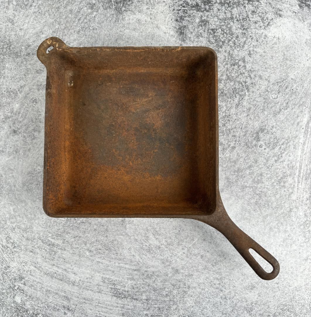 Griswold Utility Skillet Cast Iron Pan: 13 3/4" by 12 1/4".