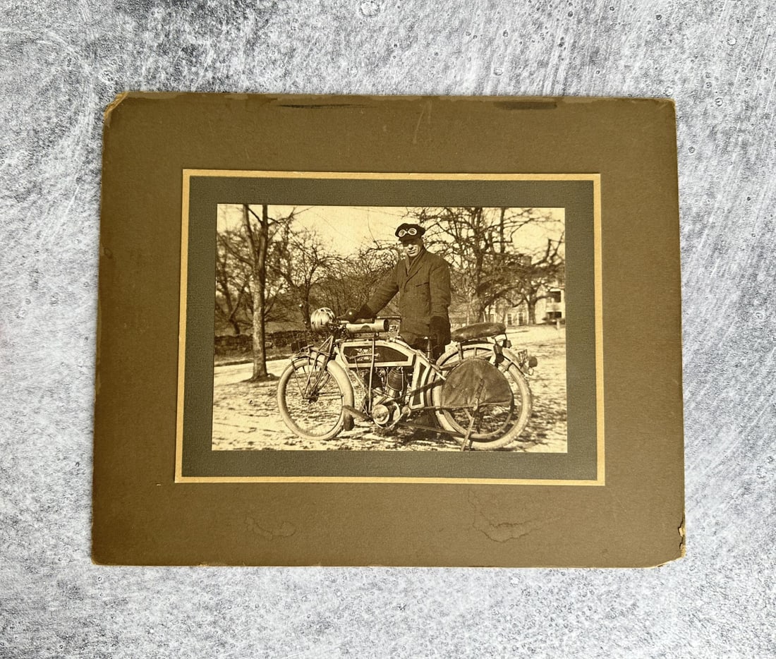 Rare Excelsior Big X Auto Cycle Motorcycle Photo: 10 3/4" by 8 3/4" on card Excelsior Motor Manufacturing & Supply Company was an American motorcycle manufacturer operating in Chicago from 1907 to 1931. It was purchased by Ignaz Schwinn, proprietor o