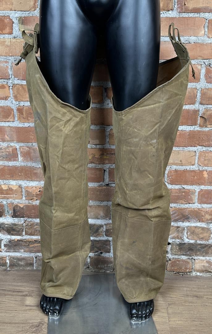 Filson 28 Tin Cloth Bird Hunting Chaps (1 of 6)