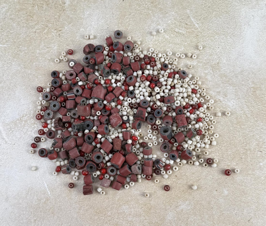 Antique Native American Indian Trade Beads: Nice grouping.