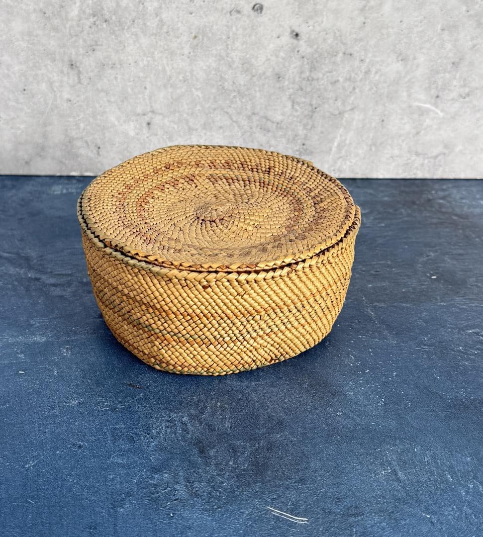 Makah Northwest Coast Native American Basket (1 of 4)