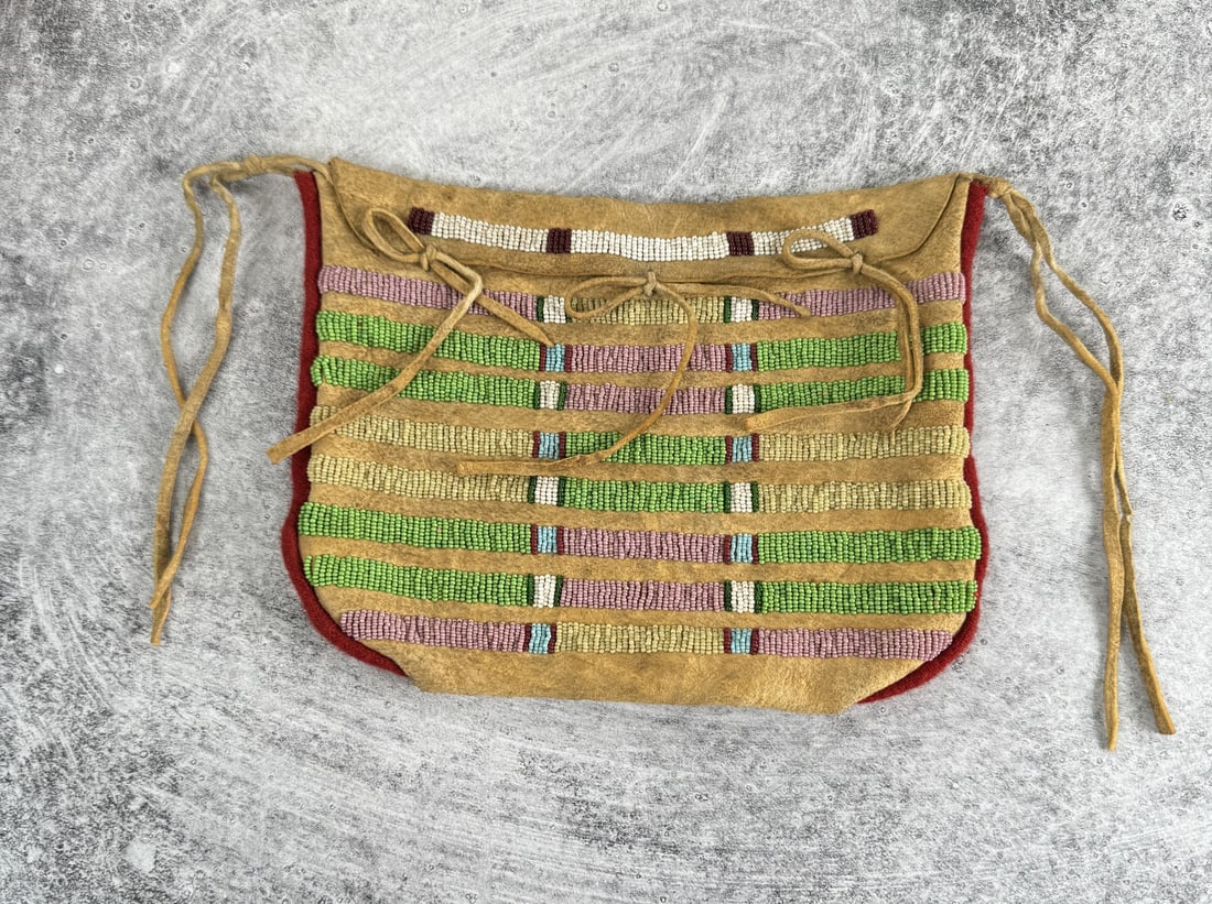 Crow Native American Indian Beaded Saddle Bag (1 of 4)