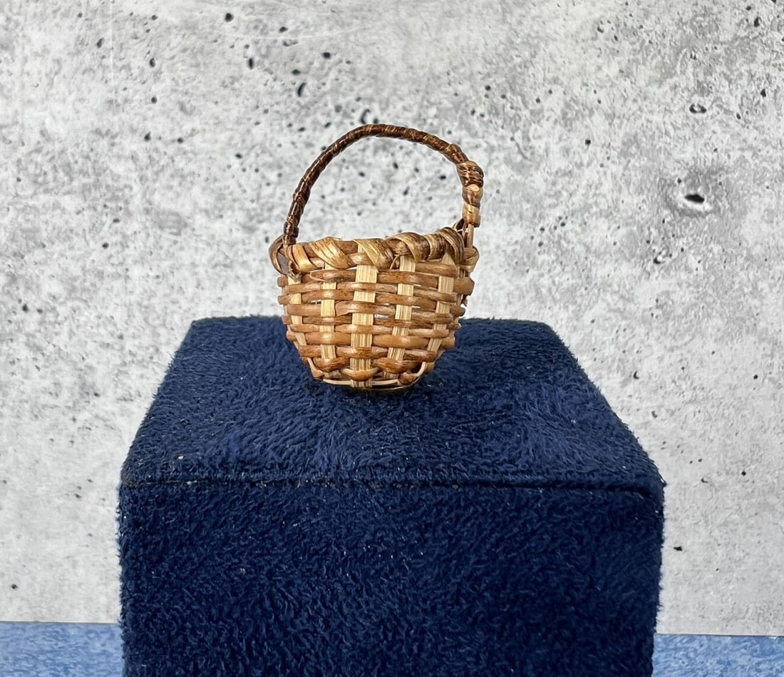 Miniature Native American Indian Basket (1 of 5)