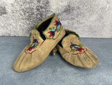 Cree Native American Indian Beaded Moccasins