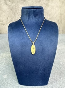 Alaskan Inuit Eskimo Scrimshaw Necklace