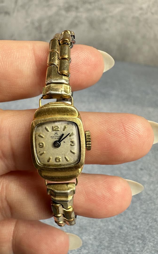 Bucherer 18k Gold Ladies Watch: 18k case. Non working.