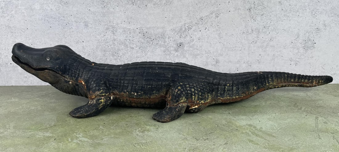 Large Cast Iron Garden Alligator (1 of 4)
