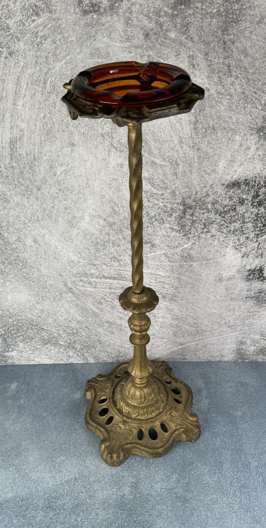 Antique Cast Iron Smoke Stand Ashtray (1 of 10)