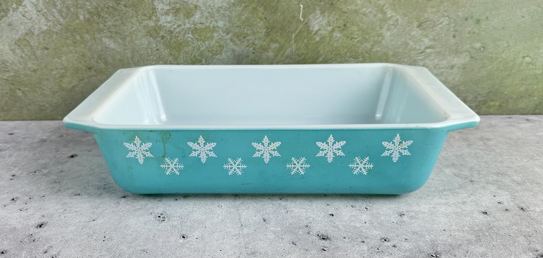 Pyrex Blue Snowflake 575B Casserole Dish (1 of 5)