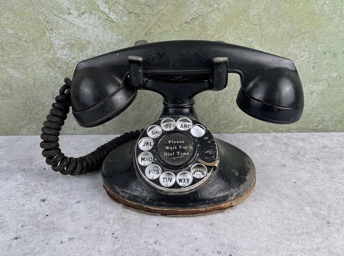 Antique Bell System Rotary Desk Telephone (1 of 5)