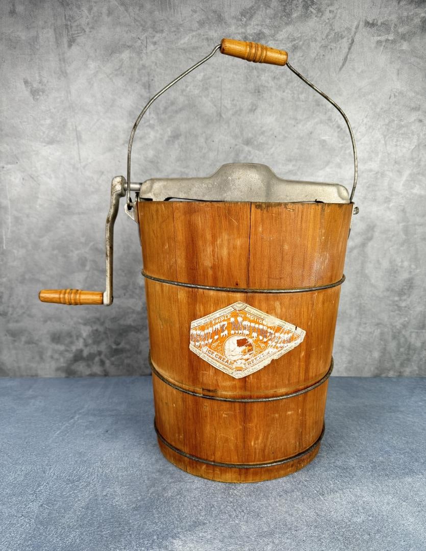 White Mountain 4qt Ice Cream Freezer: Nice example.