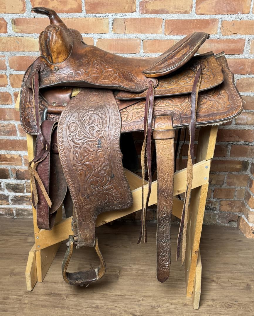 Tooled Leather Cowboy Saddle (1 of 7)