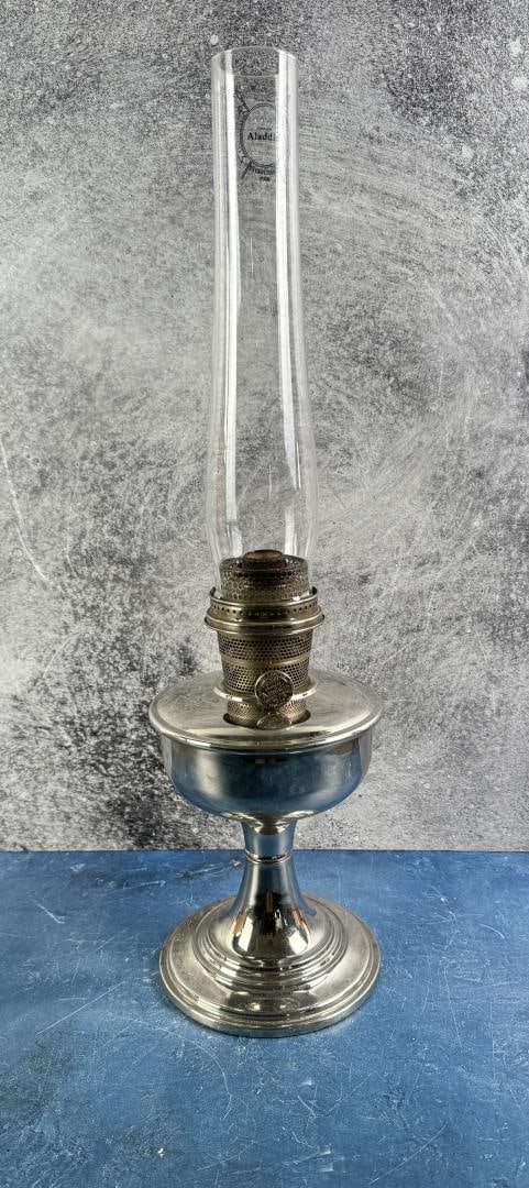 Aladdin Kerosene Lamp (1 of 5)