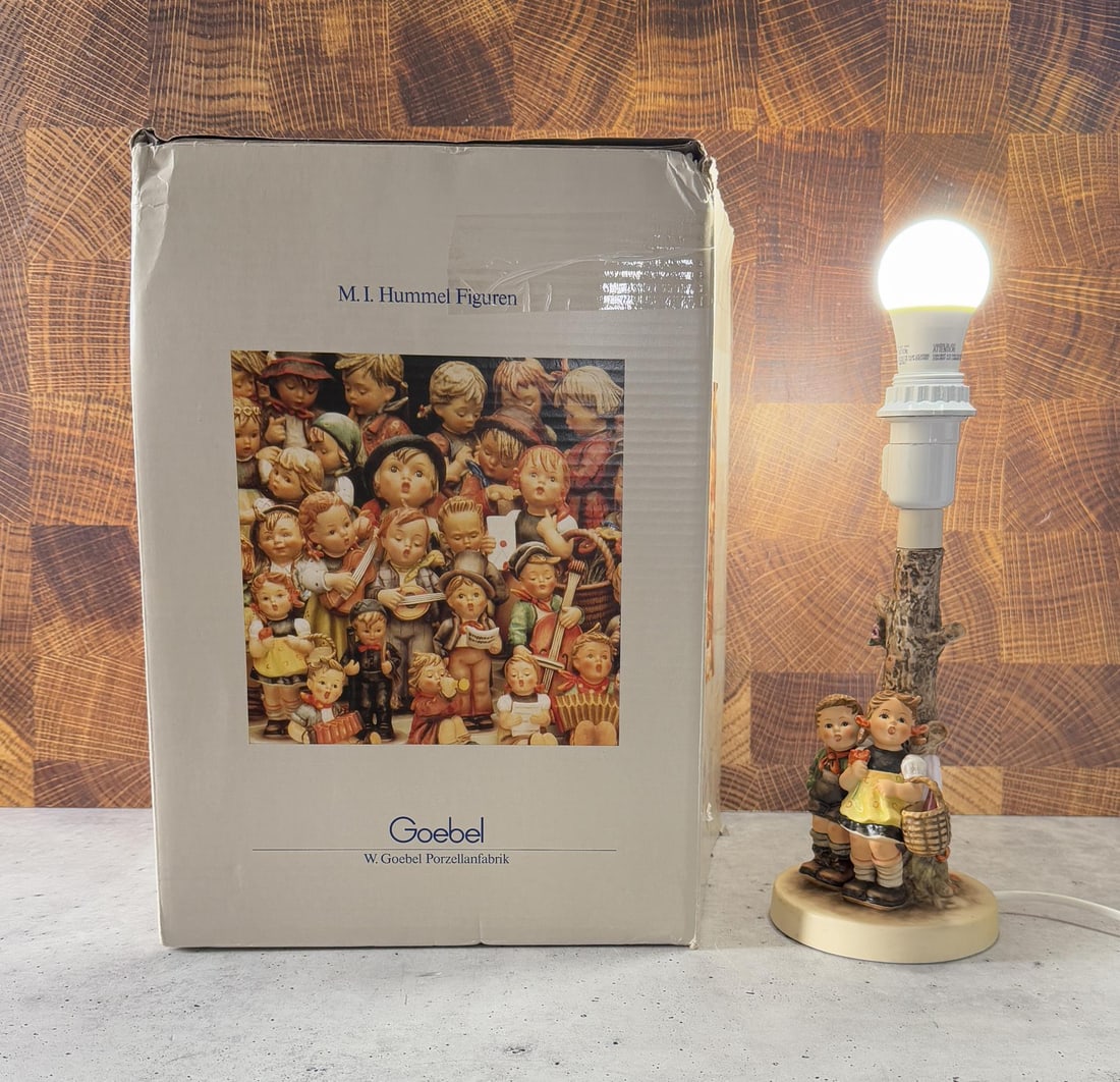 Goebel Hummel To Market Lamp 223 (1 of 6)
