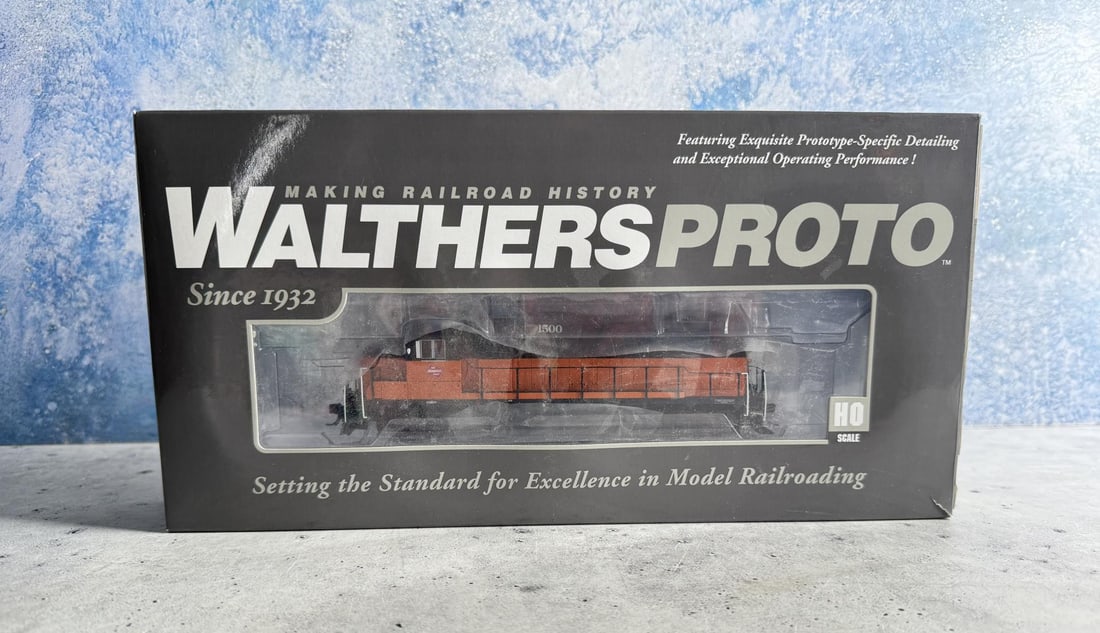 Walthers Proto HO Scale 920-49158 Locomotive (1 of 6)