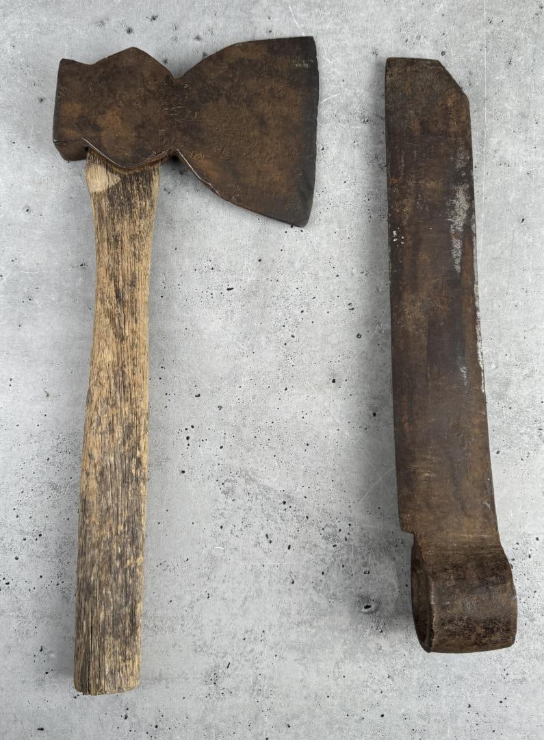 Antique Broad Axe Hatchet and Froe (1 of 4)