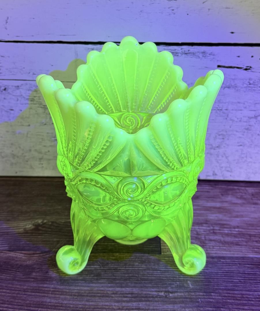 Mosser Uranium Vaseline Glass Eye Winker Spooner (1 of 5)