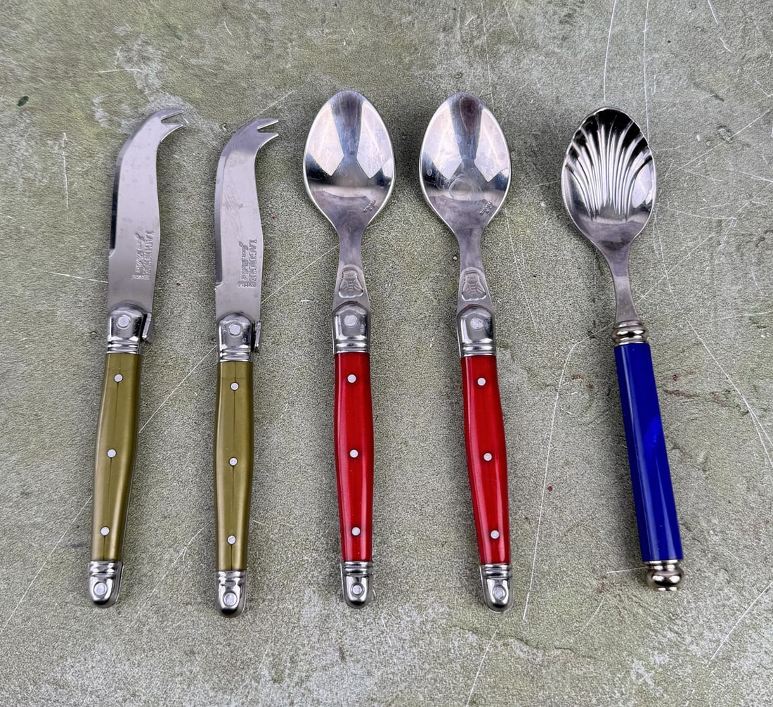 Laguiole France Flatware: Five pieces.